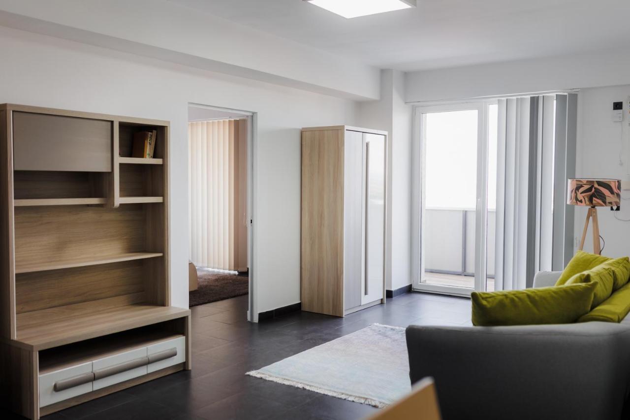 Plaza Apartment Satu Mare Exterior foto